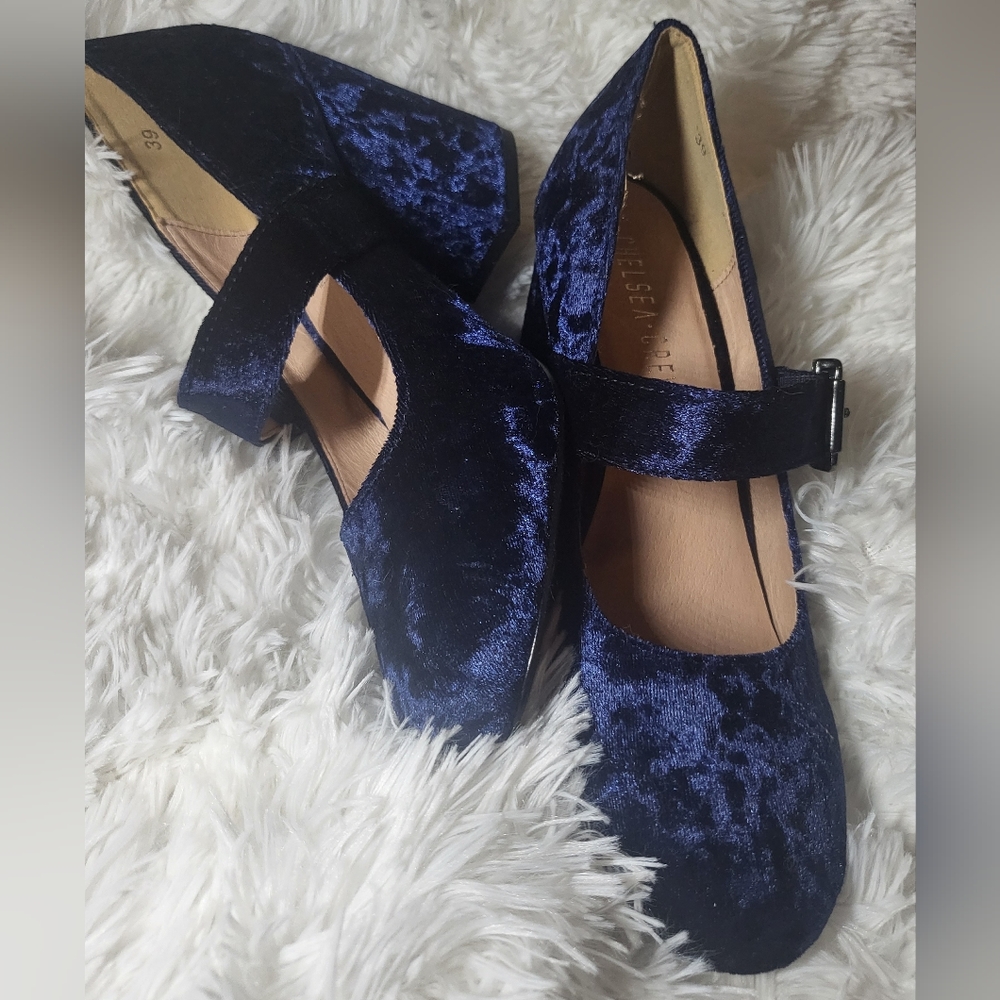 Blue Velvet heeled Mary Jane's